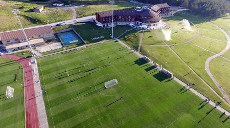 Topuk Yaylas, Feneri bekliyor