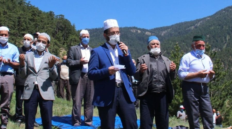 Tosyalılar yağmur duasına çıktı