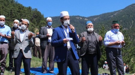 Tosyalılar yağmur duasına çıktı