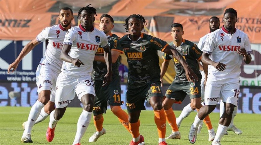 Trabzonspor d�rt hafta sonra puanla tan��t�