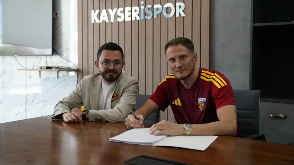 Transfer yasağı kalktı, 15 futbolcuyu kadrosuna kattı