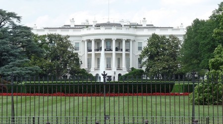 Trump'a zehirli paket