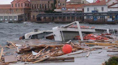 Turizm blgesi Ayvalk frtnaya teslim