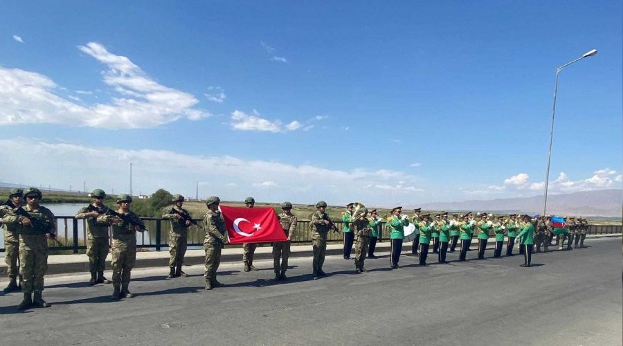 Trk askeri Nahvan'da