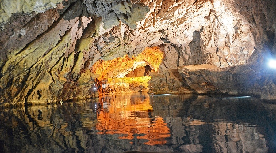 T�rkiye�nin en b�y�k  yer alt� ma�aras� 'Alt�nbe�ik' sizi bekliyor