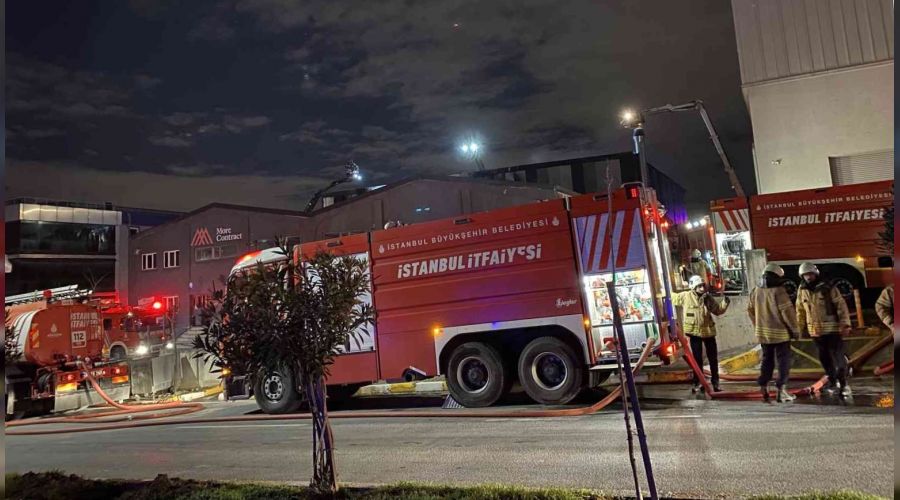 Tuzla'da mobilya fabrikası yandı