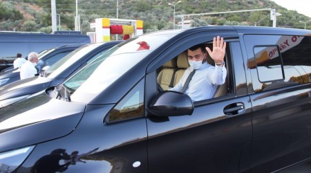 Uçağın yerini vip minibüs aldı