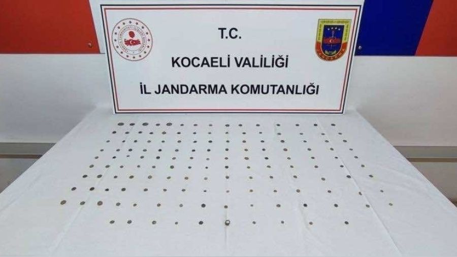 �stlerinden 144 sikke ��kt�