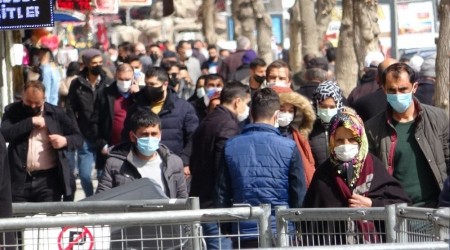 Van Valisi: 'Mavi kalmayı başarmamız lazım'