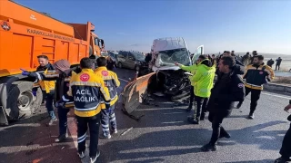 Van'da iki ayrı zincirleme kaza: 1 ölü, 51 yaralı