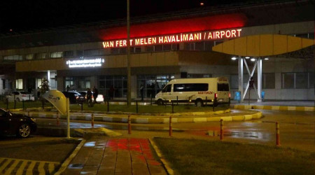 Van'daki uçuşlara sağanak engeli