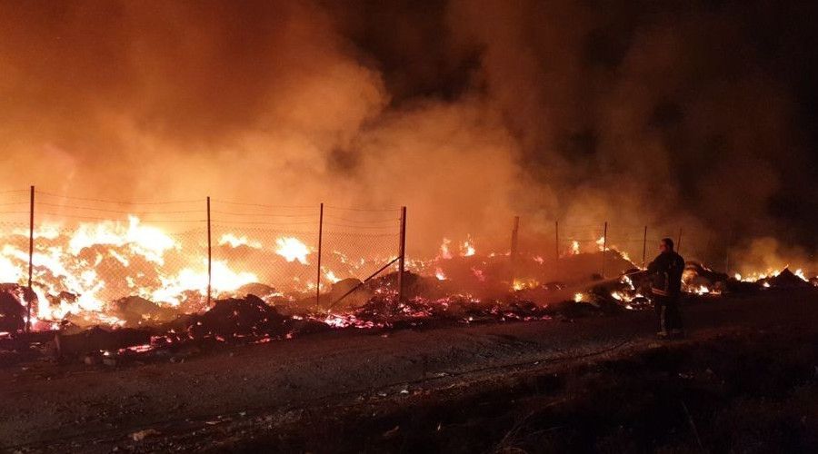 Yalova'da ��pl�k alanda korkutan yang�n