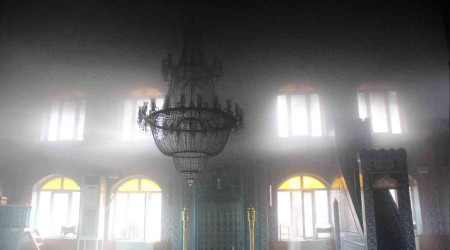 Yangında cami büyük hasar gördü