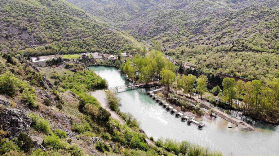 Yayla ama yüksekte değil