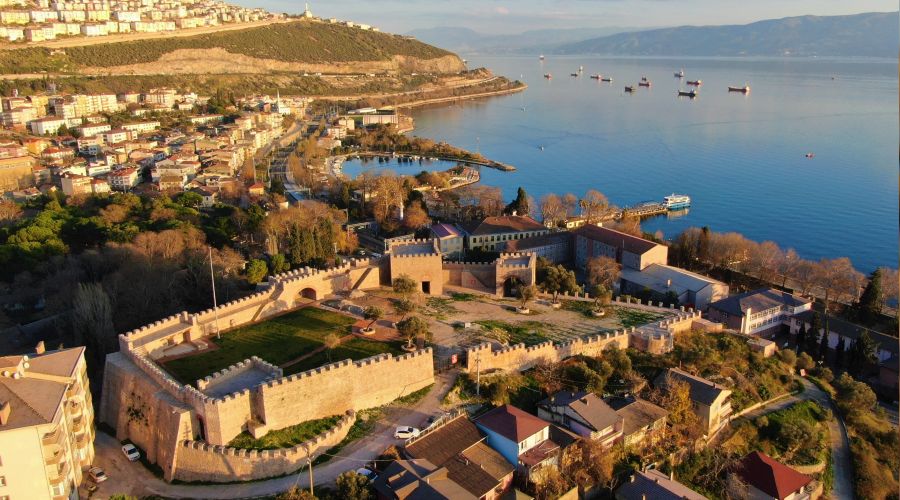 Yerli ve yabanc� turistleri a��rlayacak