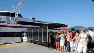 Yunanistan Başbakanı Miçotakis, adalara gelen tüm yolculardan ek ücret alınacağını ve konaklama vergilerinin artırılacağını açıkladı
