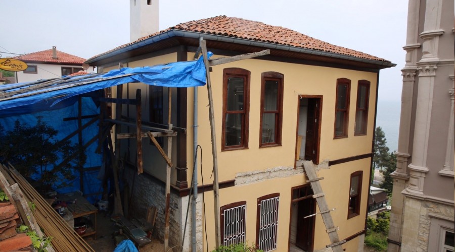 10 yılda 72 ev restore edildi