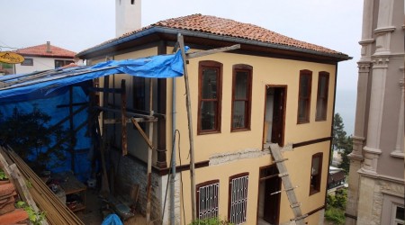 10 yılda 72 ev restore edildi