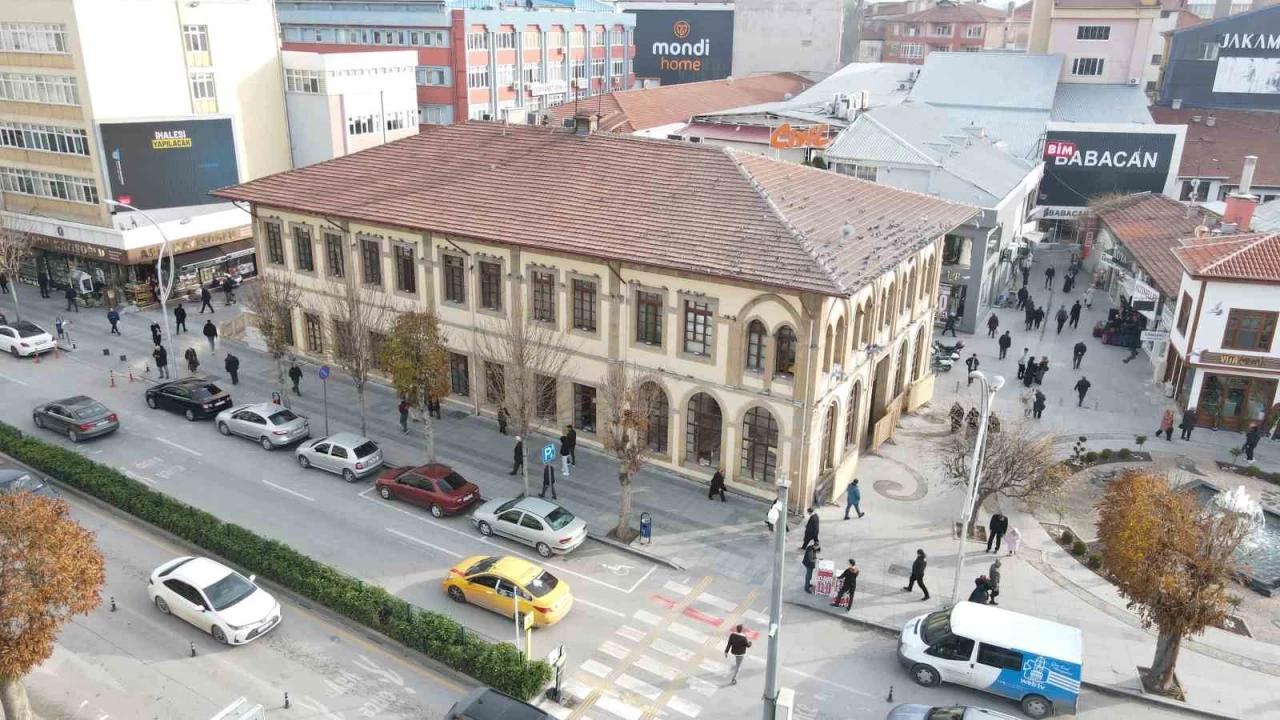 1923 y�l�nda Milli K�t�phane olarak in�aat�na ba�lanm��t�