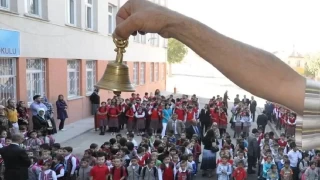 20 milyonu akn renci iin yarn 'karne zili' alacak