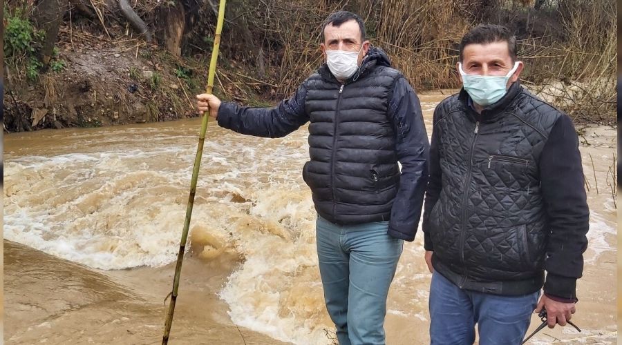 3 y�ld�r akmayan dere ta�t�