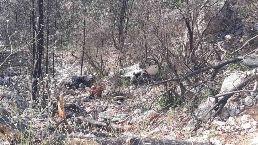 35 metrelik uçurumdan sağ kurtuldular