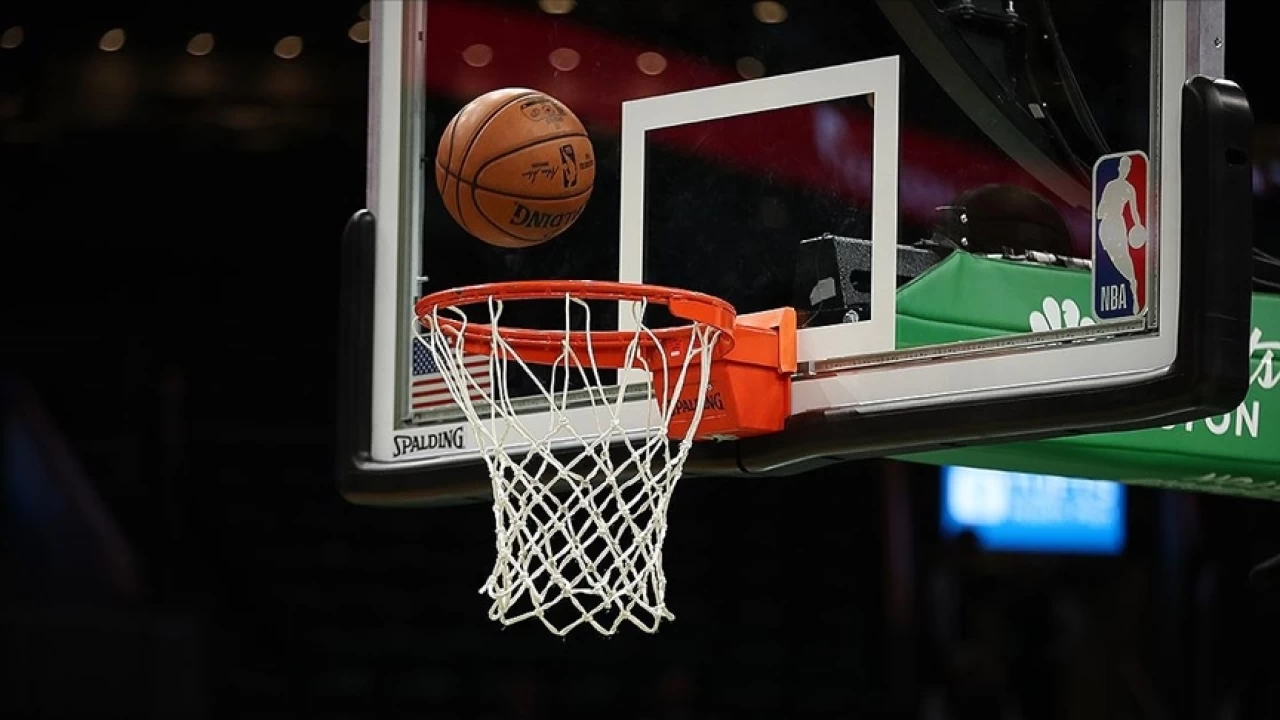 76ers'dan Lakers'a 44 sayı fark