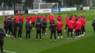 A Milli Futbol Tak�m�, ya�mur alt�nda �al��t�