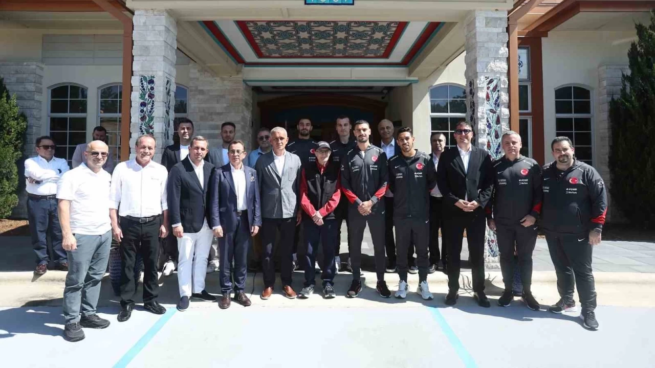 A Milli Takım'dan Aziz Sancar'a ziyaret