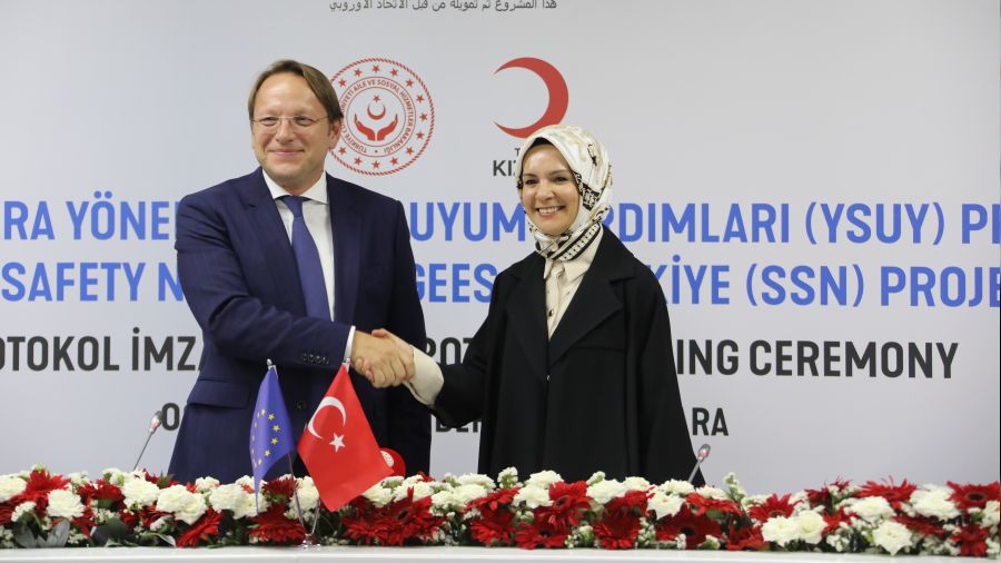 AB ile g��menleri T�rkiye'de kal�c� hale getirecek yeni anla�ma