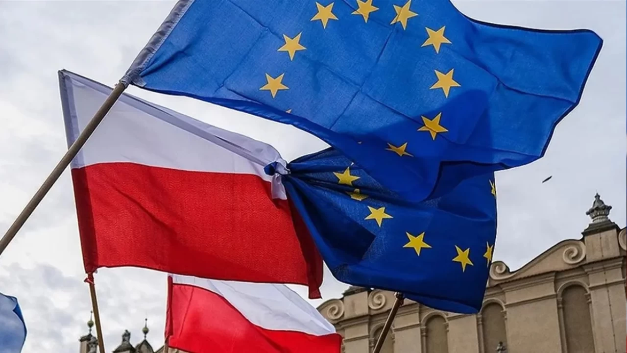 AB'nin d�nem ba�kanl��� 6 ayl���na Polonya'ya ge�ti