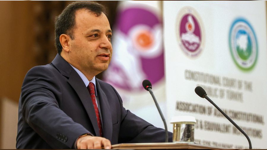 'Adaletsizlik dikene su vermektir!'