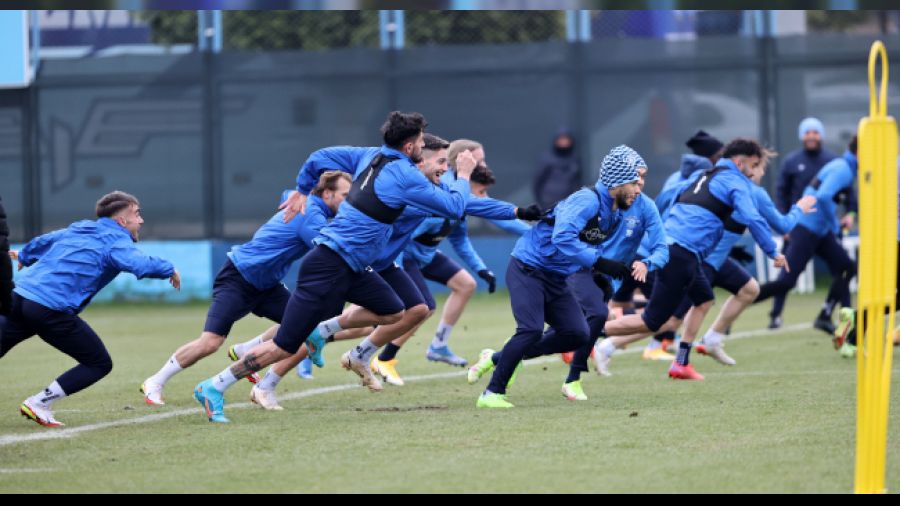 Adana Demirspor'da haz�rl�klar s�r�yor