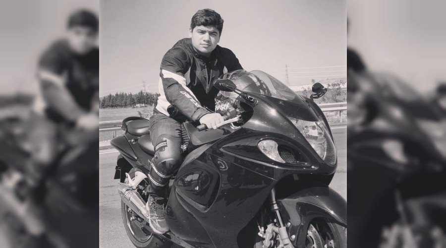 Afgan gen� motor kazas�nda ya�am�n� yitirdi