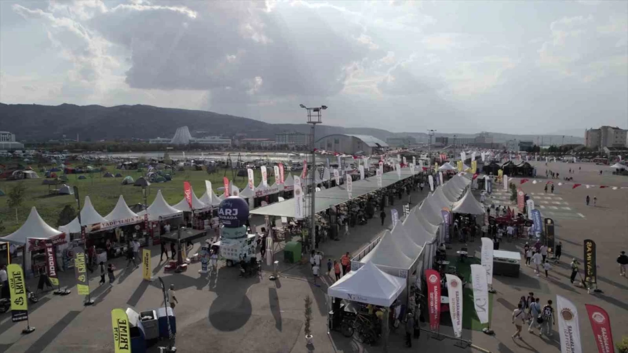 Afyon Motofest bug�n kap�lar�n� a��yor