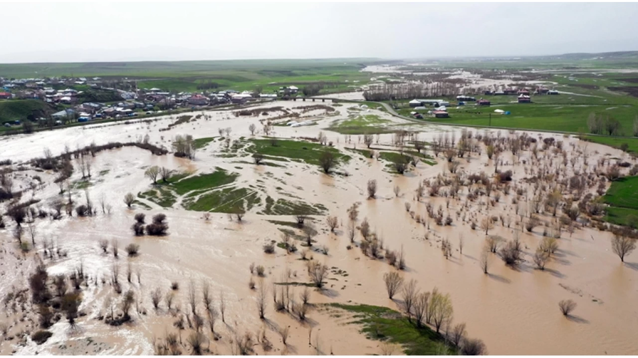 Ar'da Murat Nehri'nin tamas sonucu tarm arazilerini su bast