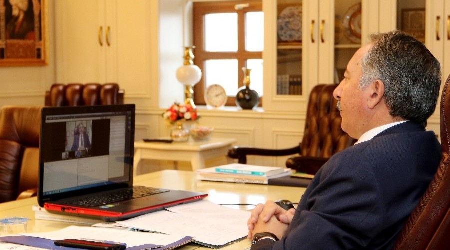AİÇÜ geleneksel Hikâye ve Şiir Yarışması ödül töreni çevrimiçi gerçekleştirildi