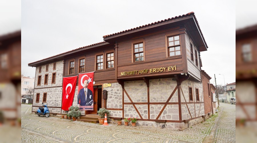 Akif'in an�lar� o evde ya�at�l�yor