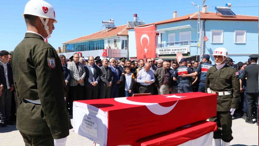 Aksarayl� �ehit son yolculu�una u�urland�