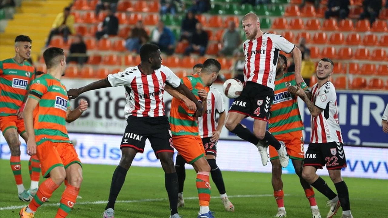 Alanyaspor çıkışa geçti