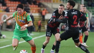 Alanyaspor ile Gen�lerbirli�i puanlar� payla�t�