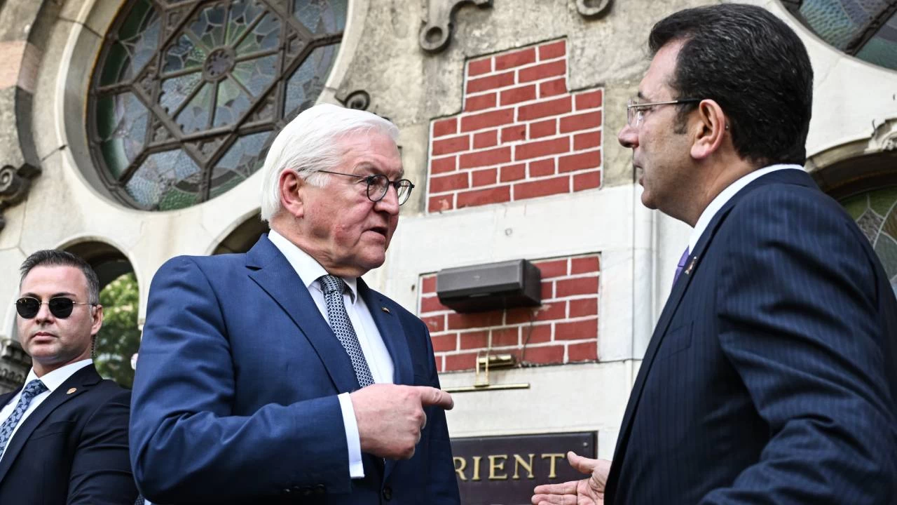 Almanya Cumhurba�kan� Steinmeier, �BB Ba�kan� �mamo�lu ile g�r��t�