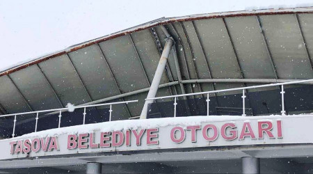 Amasya'da otogar çatısı çöktü