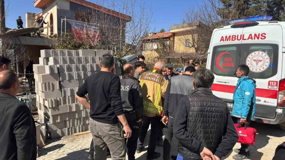 Ankara'da in�aat alan�nda ��kme: 1'i a��r, 2 yaral�