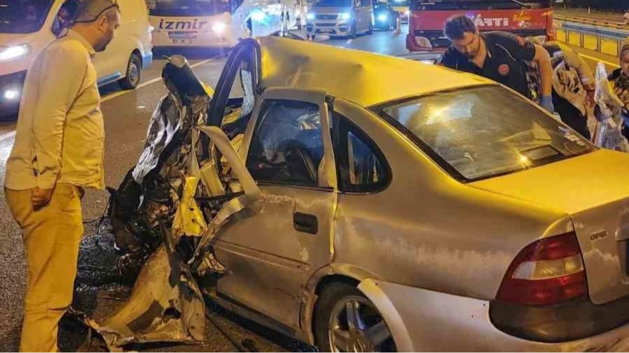 Ankara'da otomobil ters yola girdi: 2 l