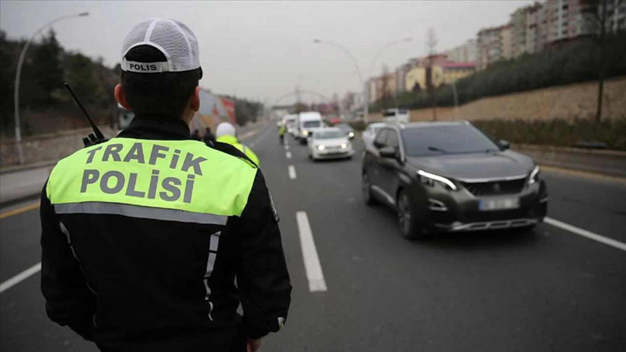 Ankara'da trafi�e kapat�lacak yollar a��kland�