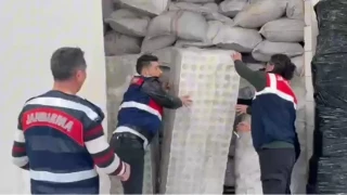 Antalya'da 65 milyon liralık sahte kozmetik ürünü ele geçirildi