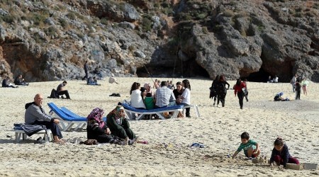 Antalya'da Aralık'ta deniz keyfi
