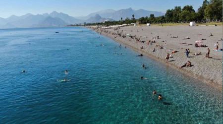 Antalya'da ekim ayı sonunda deniz keyfi