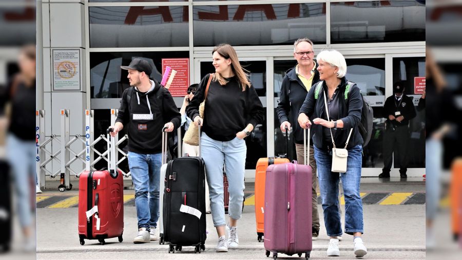 Antalya'ya havayoluyla gelen turist say�s� 4 milyonu ge�ti